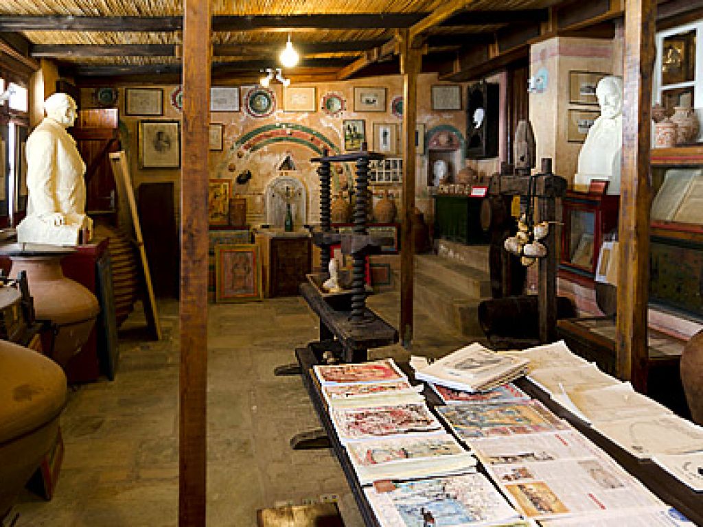 Λαογραφικό μουσείο Μάνου και Αναστασίας Φαλτάιτς