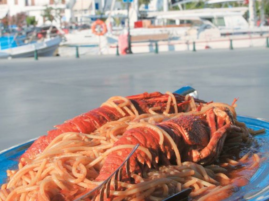 Σκύρος διακοπές 9 Αστακομακαρονάδα